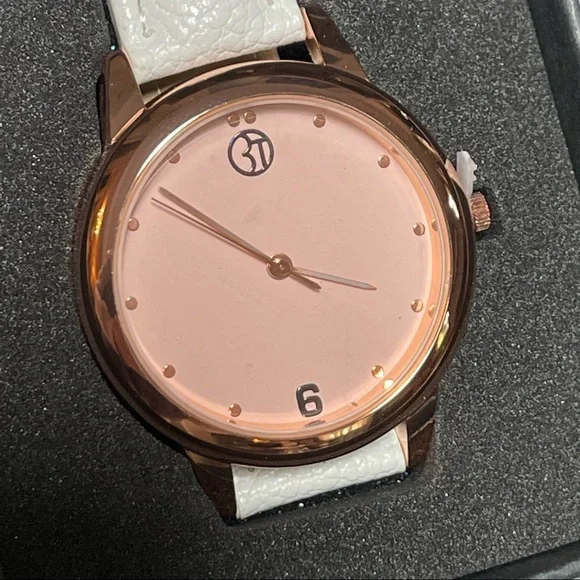 ⏱️Ladies Watch Rose Gold w/ White NEW in… - Picture 2 of 7